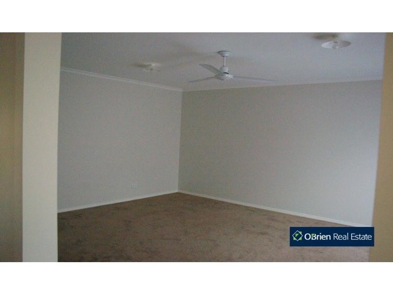 2/34 Clarence Road, Wantirna VIC 3152