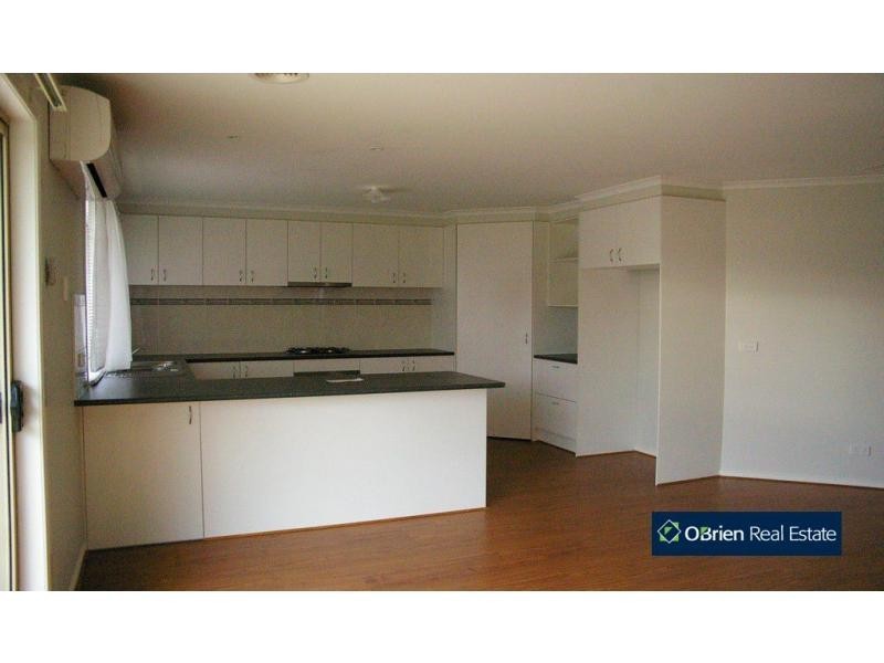 2/34 Clarence Road, Wantirna VIC 3152