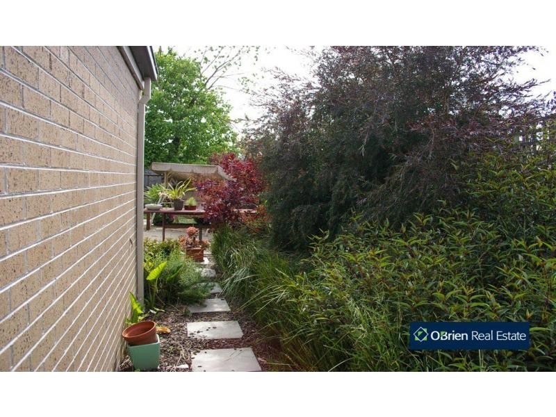 2/34 Clarence Road, Wantirna VIC 3152