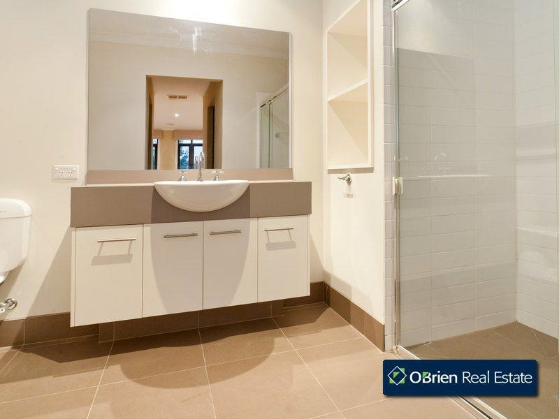 4 Monarch Road, Berwick VIC 3806