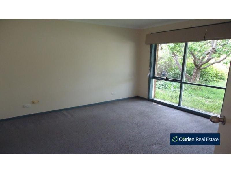 10 Daniher Close, Berwick VIC 3806