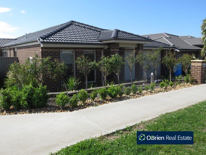 3 Avalon Crescent, Cranbourne East VIC 3977