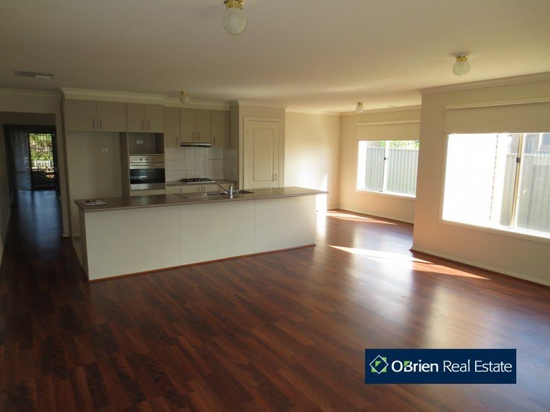 3 Avalon Crescent, Cranbourne East VIC 3977