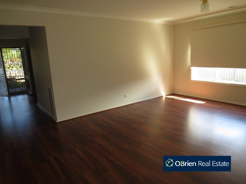 3 Avalon Crescent, Cranbourne East VIC 3977