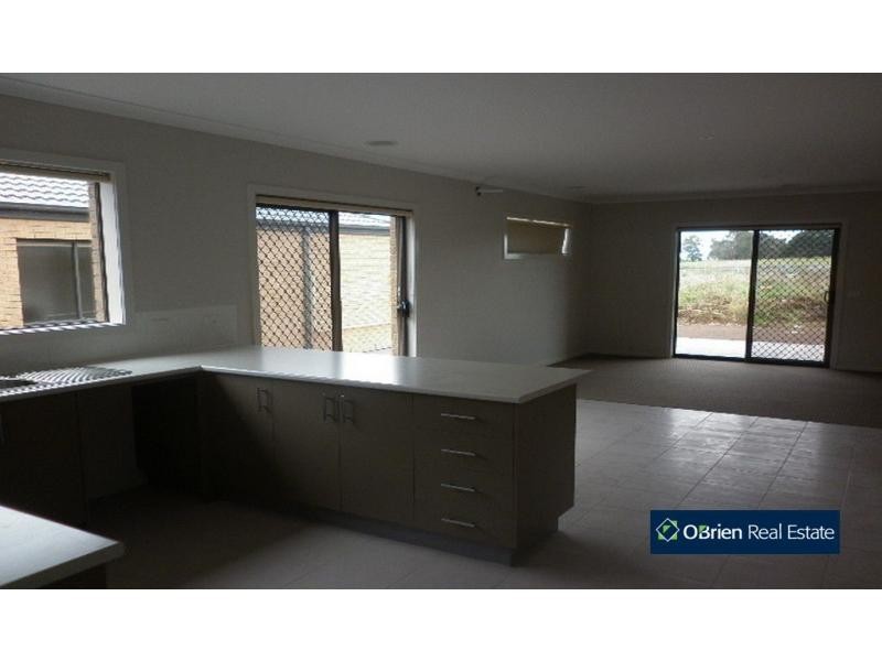 57 Abrus Circuit, Cranbourne North VIC 3977