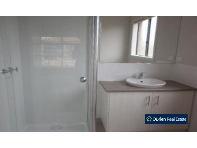 57 Abrus Circuit, Cranbourne North VIC 3977