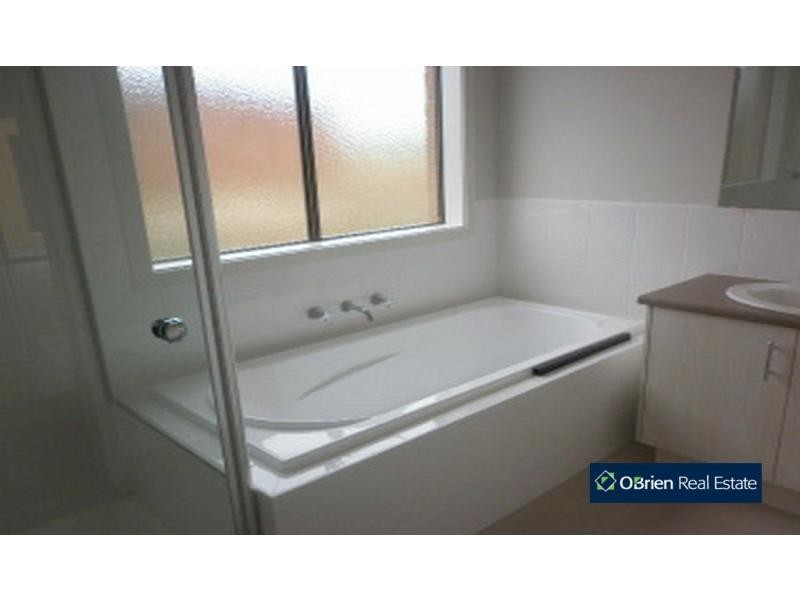 57 Abrus Circuit, Cranbourne North VIC 3977