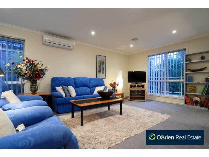 71 Melzak Way, Berwick VIC 3806
