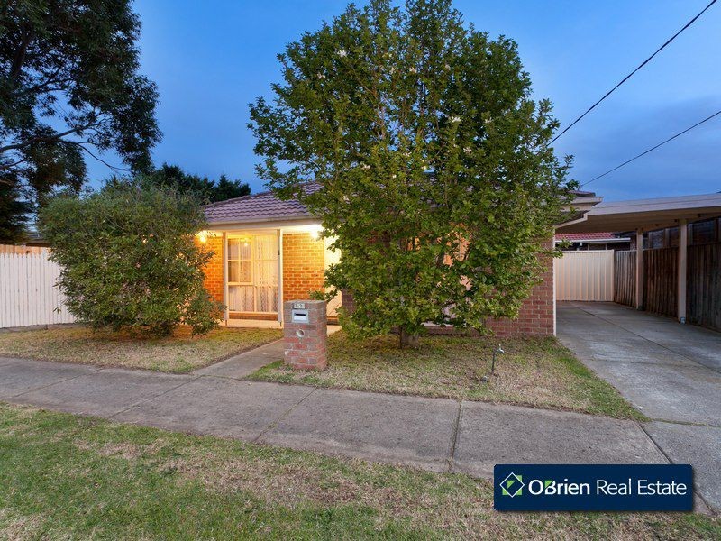 2/20 Fenfield Street, Cranbourne VIC 3977