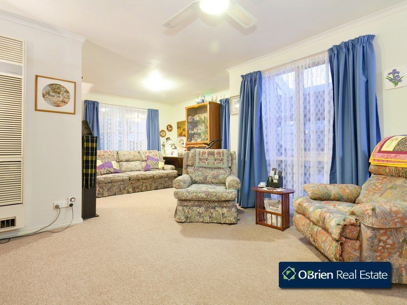 2/20 Fenfield Street, Cranbourne VIC 3977