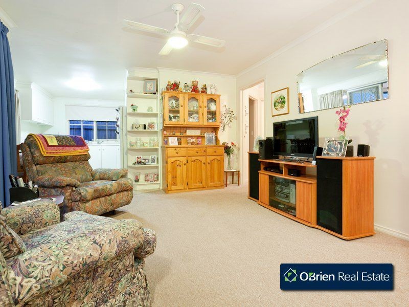 2/20 Fenfield Street, Cranbourne VIC 3977