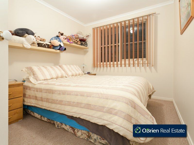 2/20 Fenfield Street, Cranbourne VIC 3977