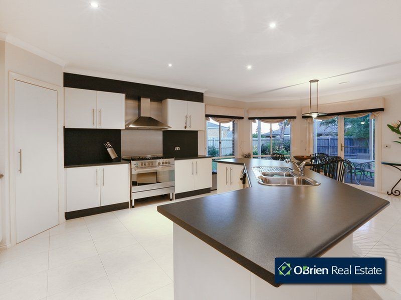 48 Berwick Springs Promenade, Narre Warren South VIC 3805