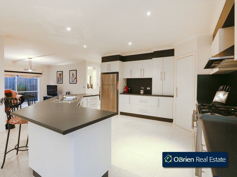 48 Berwick Springs Promenade, Narre Warren South VIC 3805