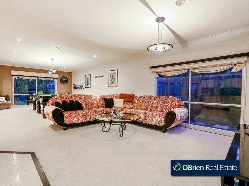 48 Berwick Springs Promenade, Narre Warren South VIC 3805