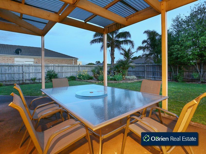 48 Berwick Springs Promenade, Narre Warren South VIC 3805