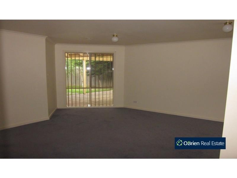 17 Sandalwood Drive, Narre Warren VIC 3805