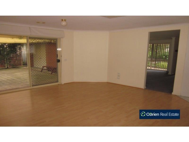 17 Sandalwood Drive, Narre Warren VIC 3805