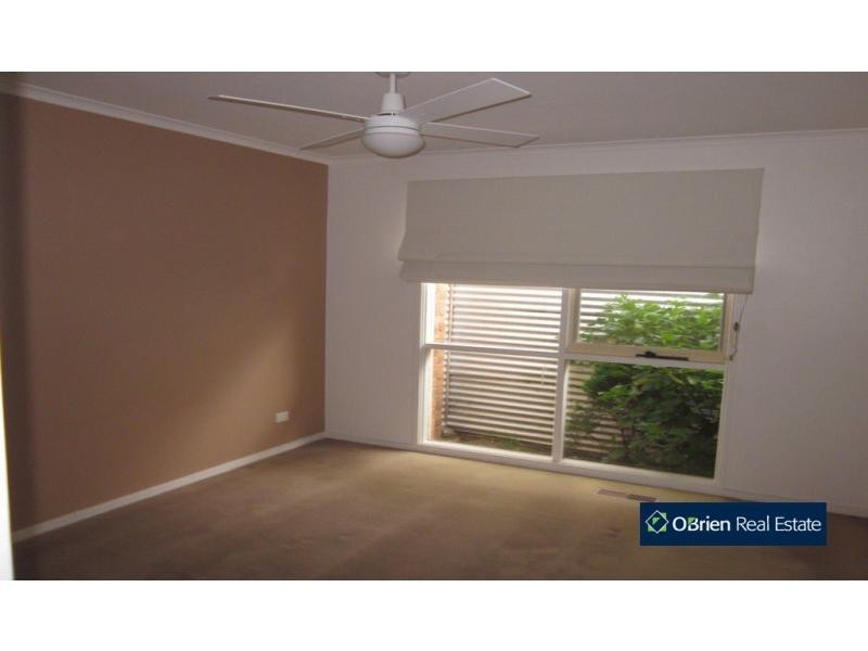 72 Lodge Crescent, Berwick VIC 3806