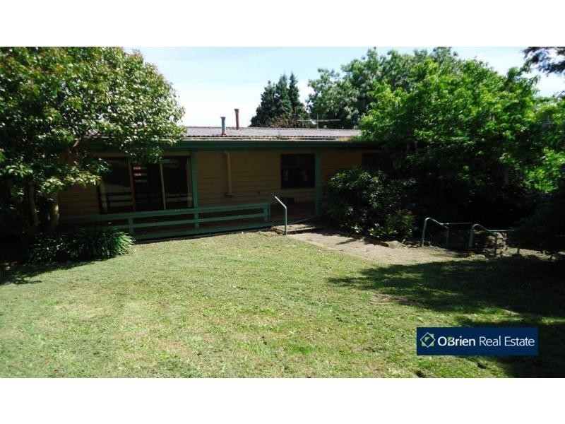 77 Lyall Road, Berwick VIC 3806