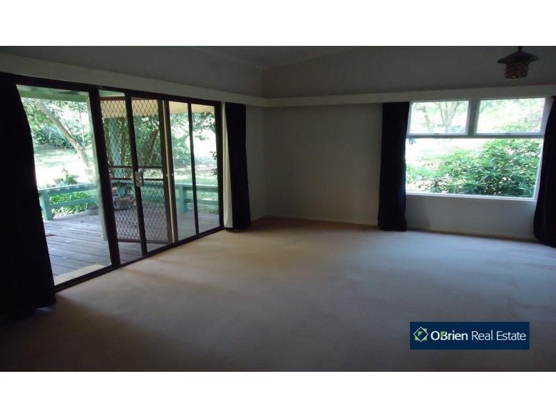 77 Lyall Road, Berwick VIC 3806