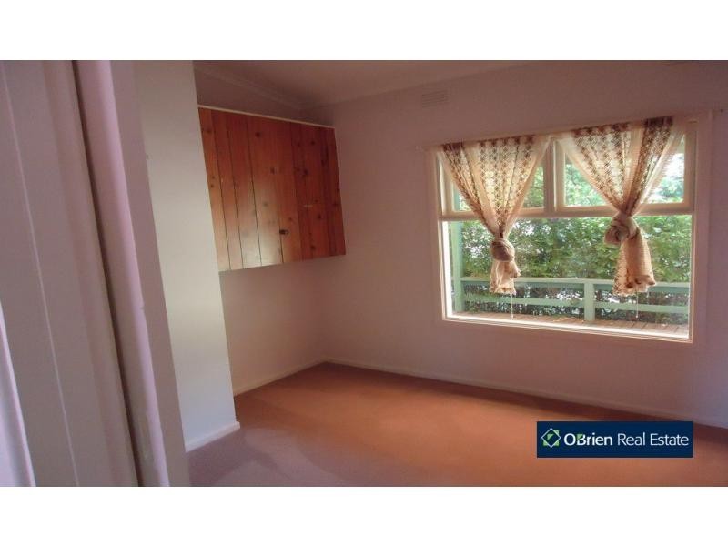 77 Lyall Road, Berwick VIC 3806