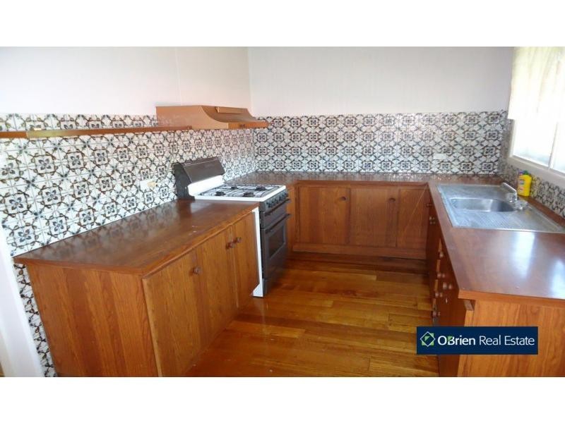 77 Lyall Road, Berwick VIC 3806