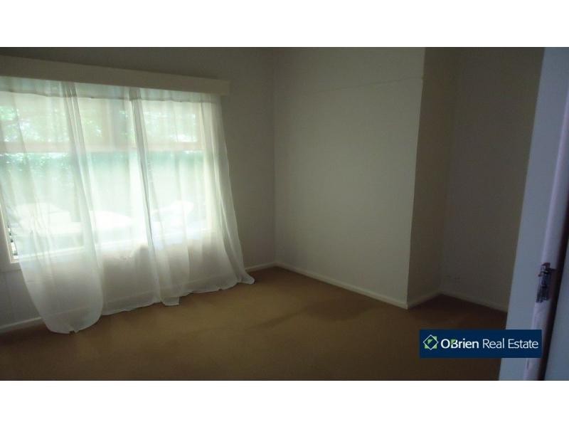 77 Lyall Road, Berwick VIC 3806