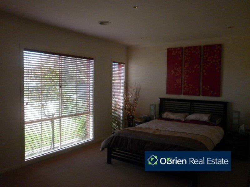 2 Anton Close, Narre Warren South VIC 3805