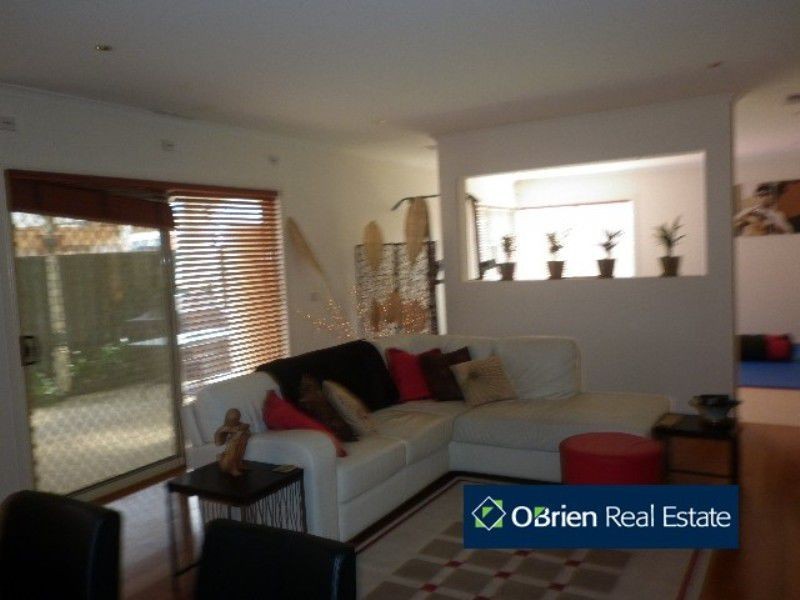 2 Anton Close, Narre Warren South VIC 3805