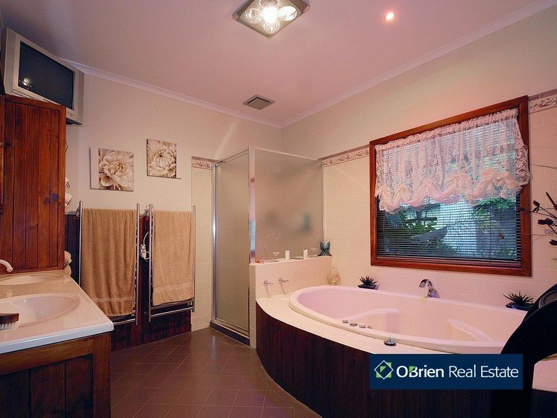 40 Bakers Road, Clyde VIC 3978