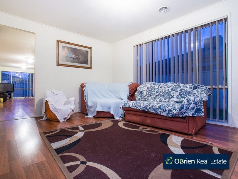 6 Avoca Place, Pakenham VIC 3810