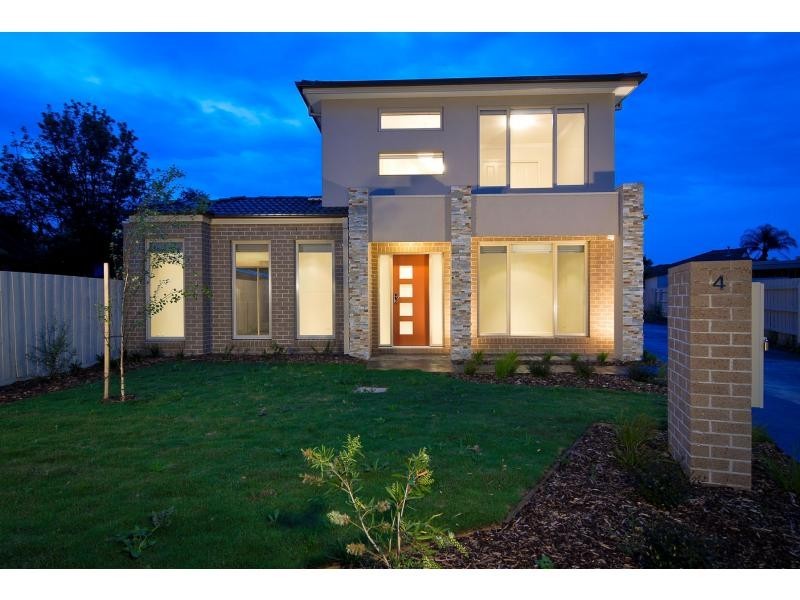 1/4 Daniher Close, Berwick VIC 3806