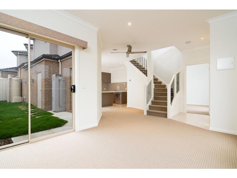 1/4 Daniher Close, Berwick VIC 3806