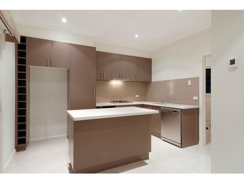 1/4 Daniher Close, Berwick VIC 3806