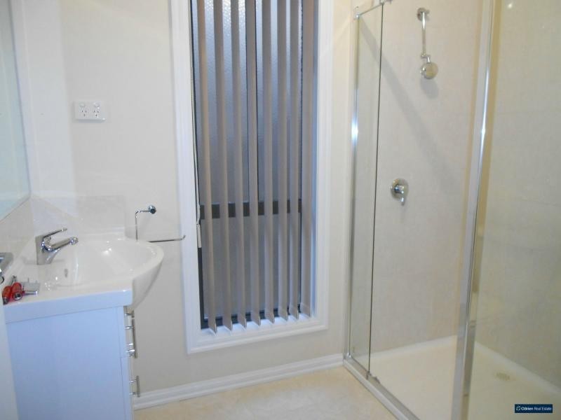 23 Oconnell Street, Berwick VIC 3806