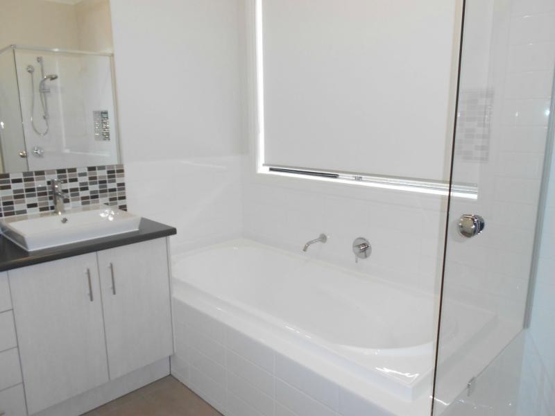 83 Charlbury Crescent, Cranbourne North VIC 3977