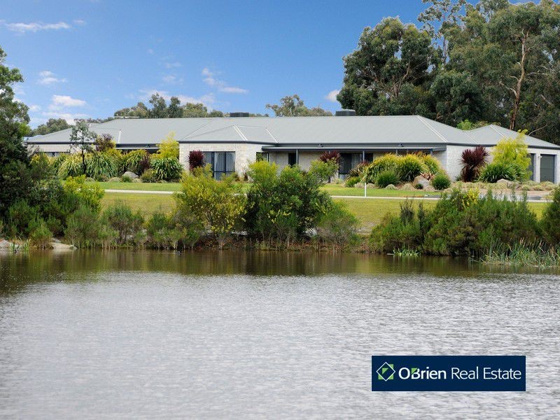 6-8 Lakes Boulevard, Pearcedale VIC 3912