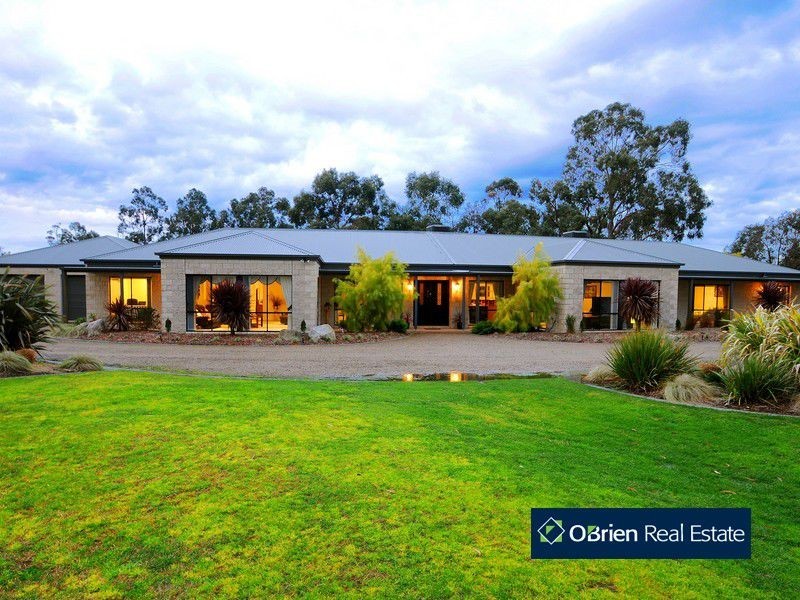 6-8 Lakes Boulevard, Pearcedale VIC 3912
