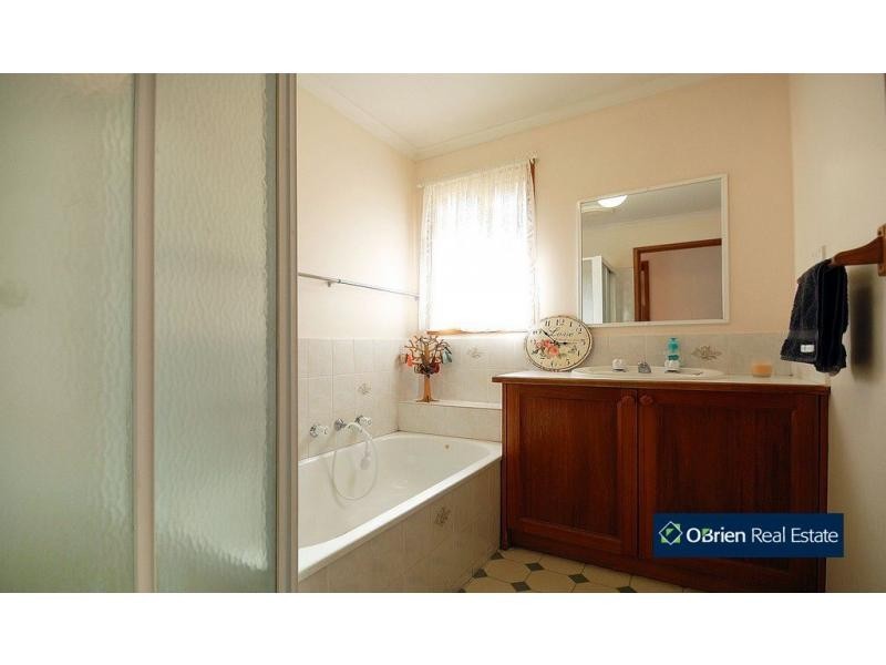 6 Finbar Court, Narre Warren South VIC 3805