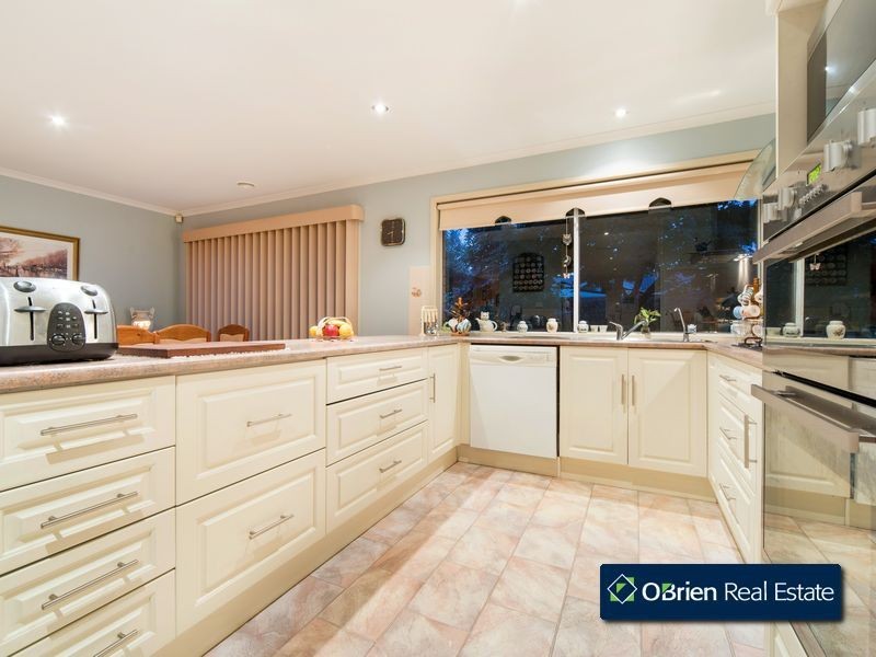 5 Hilda Court, Berwick VIC 3806