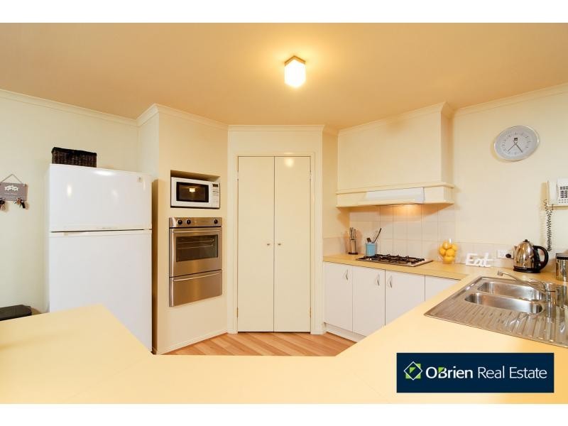 10 Langbourne Drive, Narre Warren South VIC 3805
