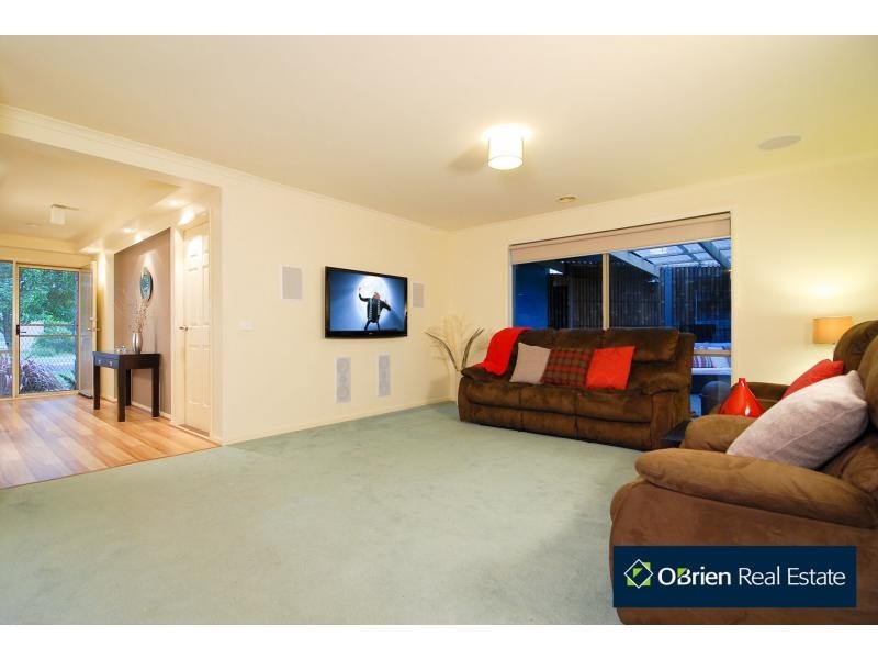 10 Langbourne Drive, Narre Warren South VIC 3805