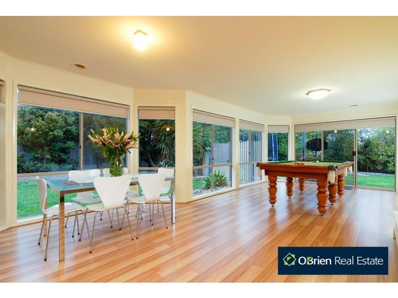 10 Langbourne Drive, Narre Warren South VIC 3805