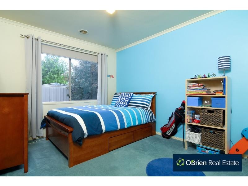 10 Langbourne Drive, Narre Warren South VIC 3805