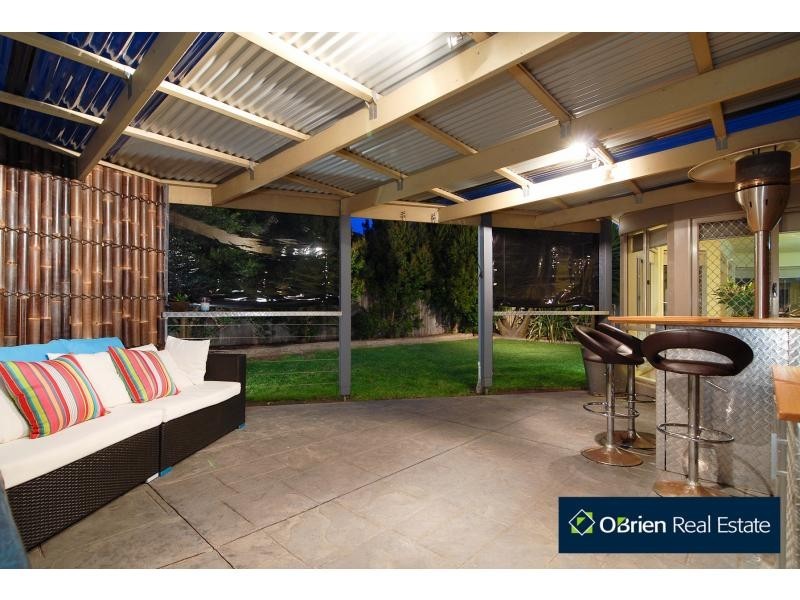 10 Langbourne Drive, Narre Warren South VIC 3805