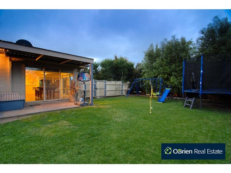 10 Langbourne Drive, Narre Warren South VIC 3805