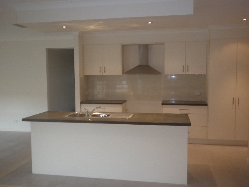 9 Beechtree Way, Cranbourne North VIC 3977