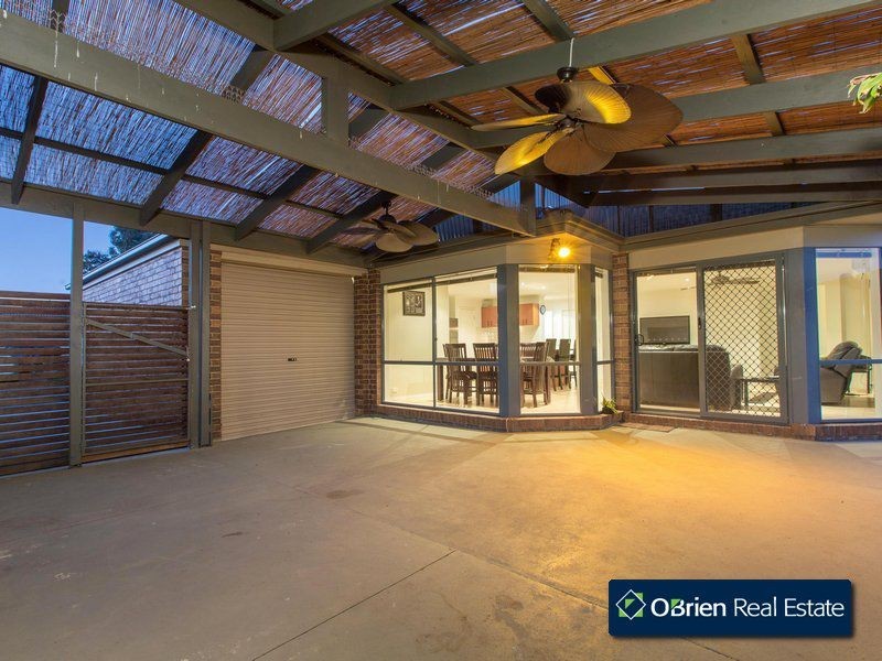 16 Glenisla Way, Berwick VIC 3806