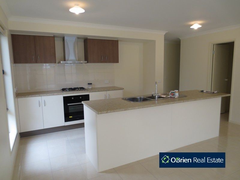 5 Heathfield Lane, Officer VIC 3809